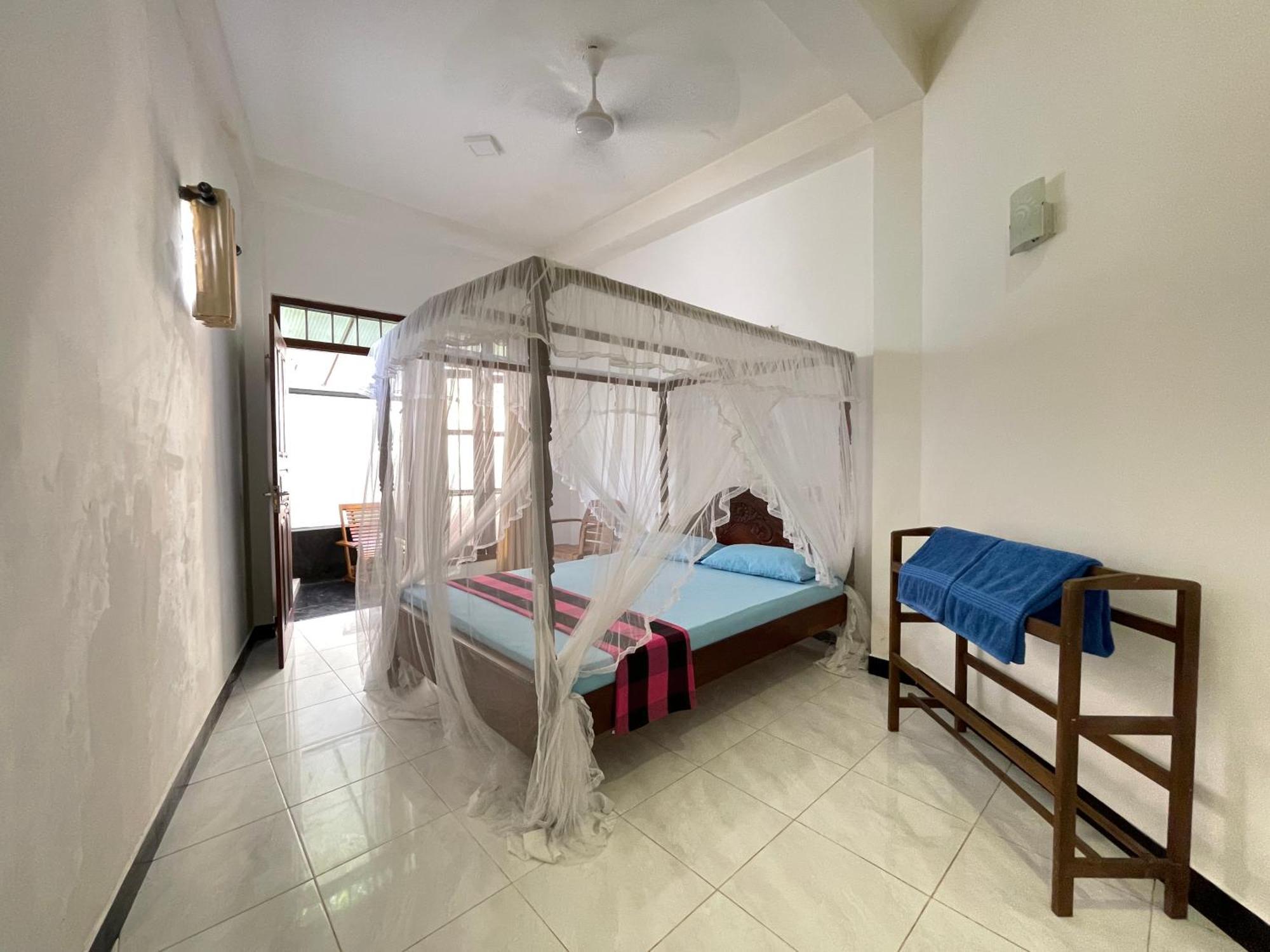 Sun & Tree Homestay Mirissa Exterior foto