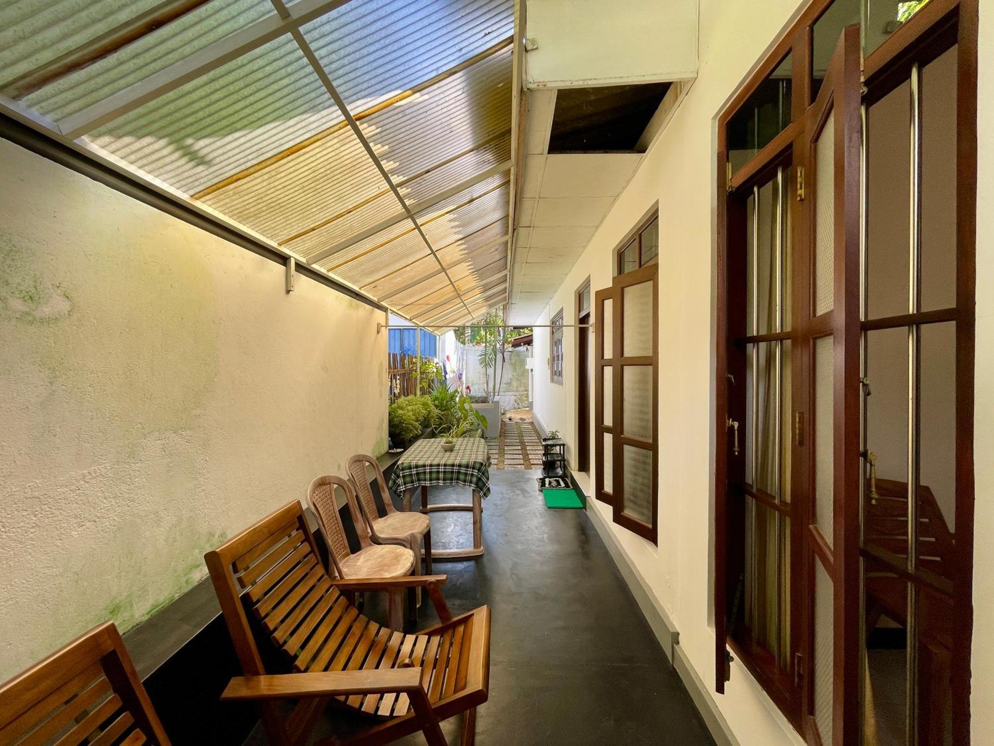 Sun & Tree Homestay Mirissa Exterior foto