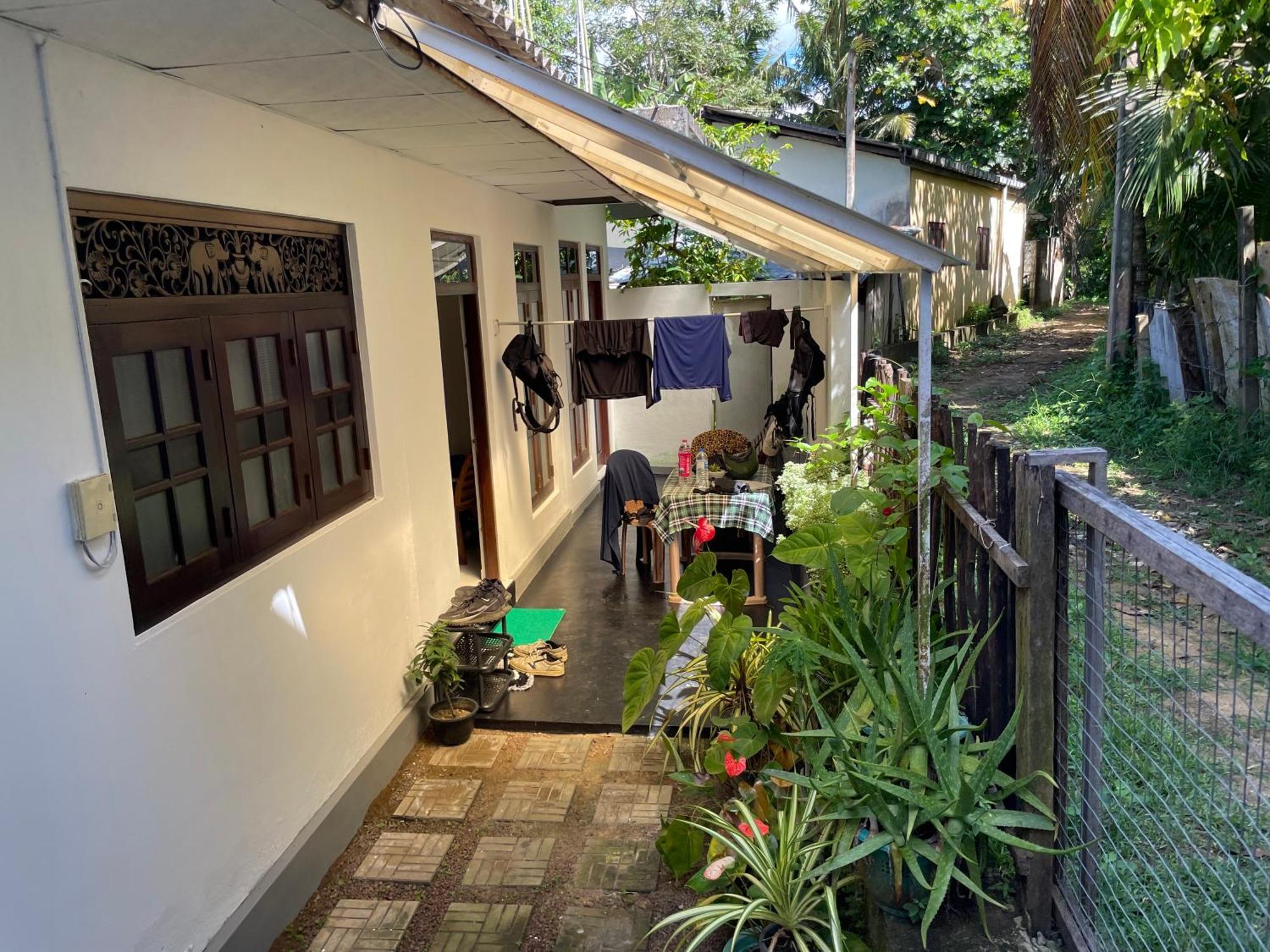 Sun & Tree Homestay Mirissa Exterior foto
